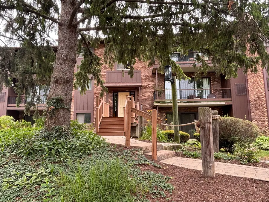 61 W Pier Drive #201, Westmont, IL 60559 - #2