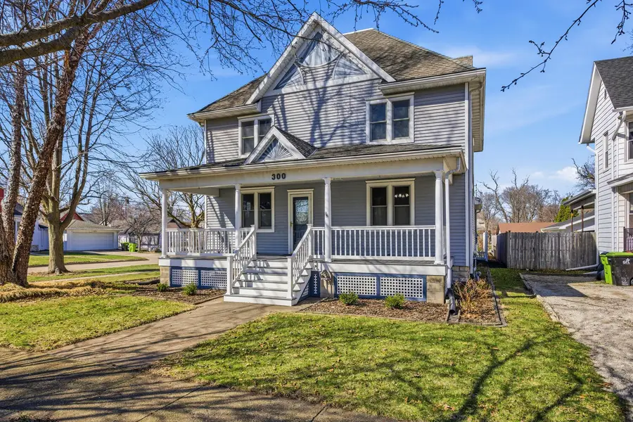 300 E Maple Street, Fairbury, IL 61739 - #3