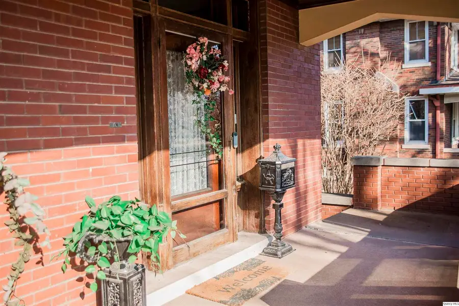 336 S 24th, Quincy, IL 62301 - #3