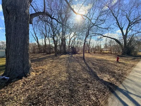 127 Lakewood Avenue, Crystal Lake, IL 60014