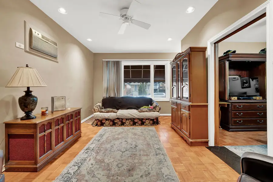 3841 S Lowe Avenue, Chicago, IL 60609 - #2