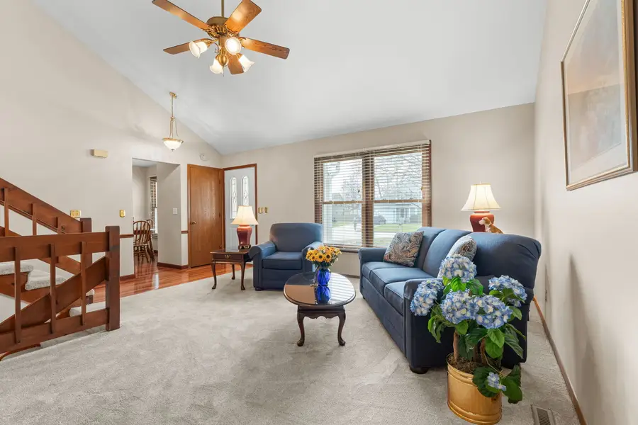 1072 Cedar Crest Drive, Crystal Lake, IL 60014 - #2