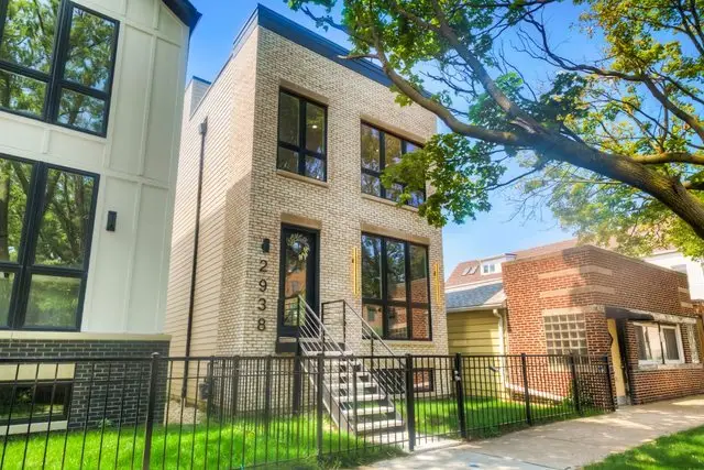 2938 N Leavitt Street, Chicago, IL 60618 - #1