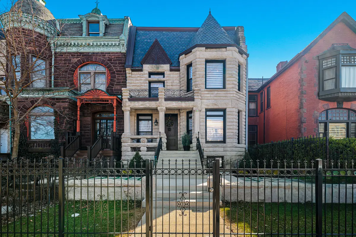 515 E Oakwood Boulevard, Chicago, IL 60653 - #1