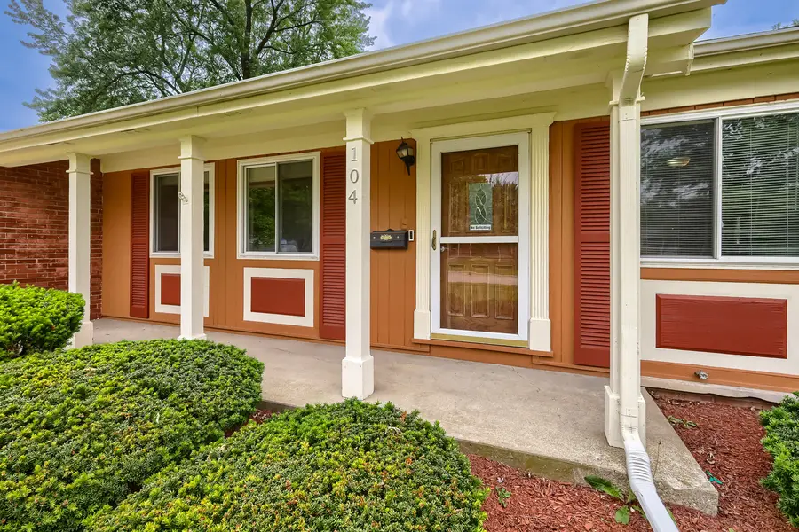 104 Sharon Lane, North Aurora, IL 60542 - #2