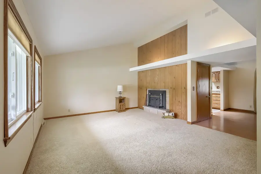 104 Sharon Lane, North Aurora, IL 60542 - #3
