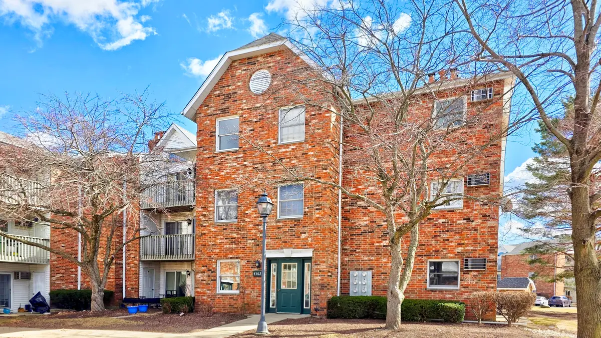 4302 W Shamrock Lane #2D, McHenry, IL 60050 - #1
