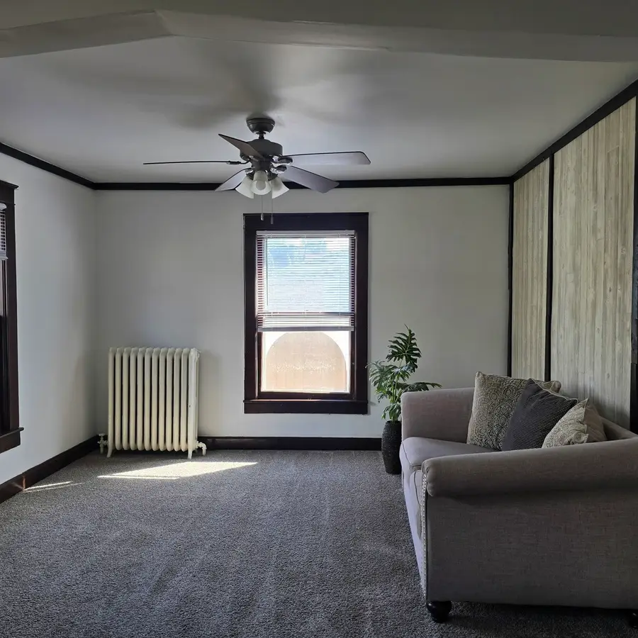 1173 W Pleasant Street, Freeport, IL 61032 - #3