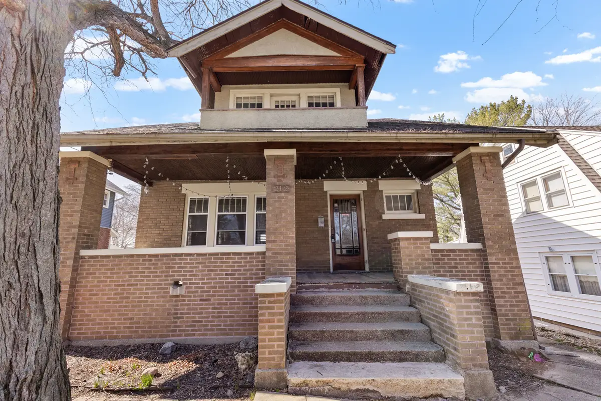 212 N Gardiner Avenue, Rockford, IL 61107 - #1