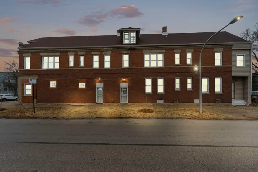 8559 S Escanaba Avenue, Chicago, IL 60617 - #2