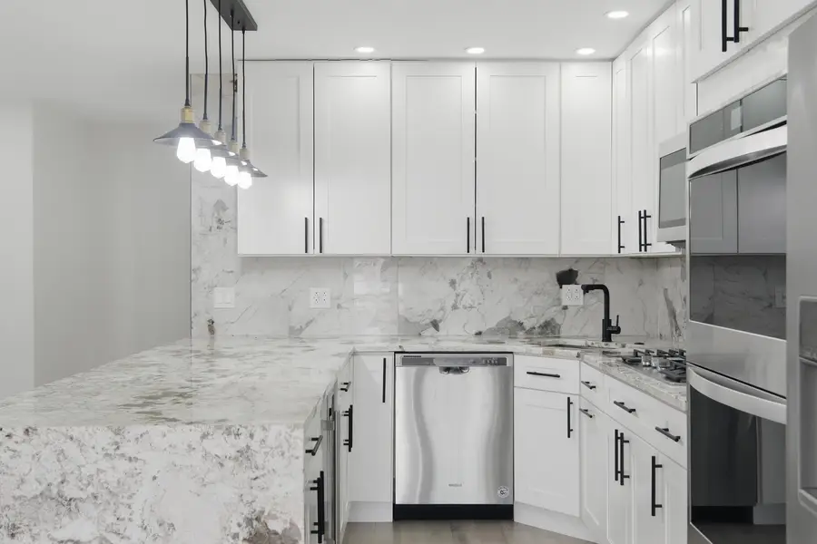 2198 N Oakbrook Circle #2198, Palatine, IL 60074 - #3