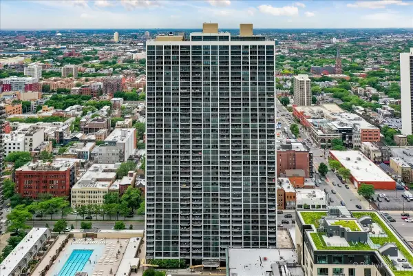 1560 N Sandburg Terrace #3206, Chicago, IL 60610