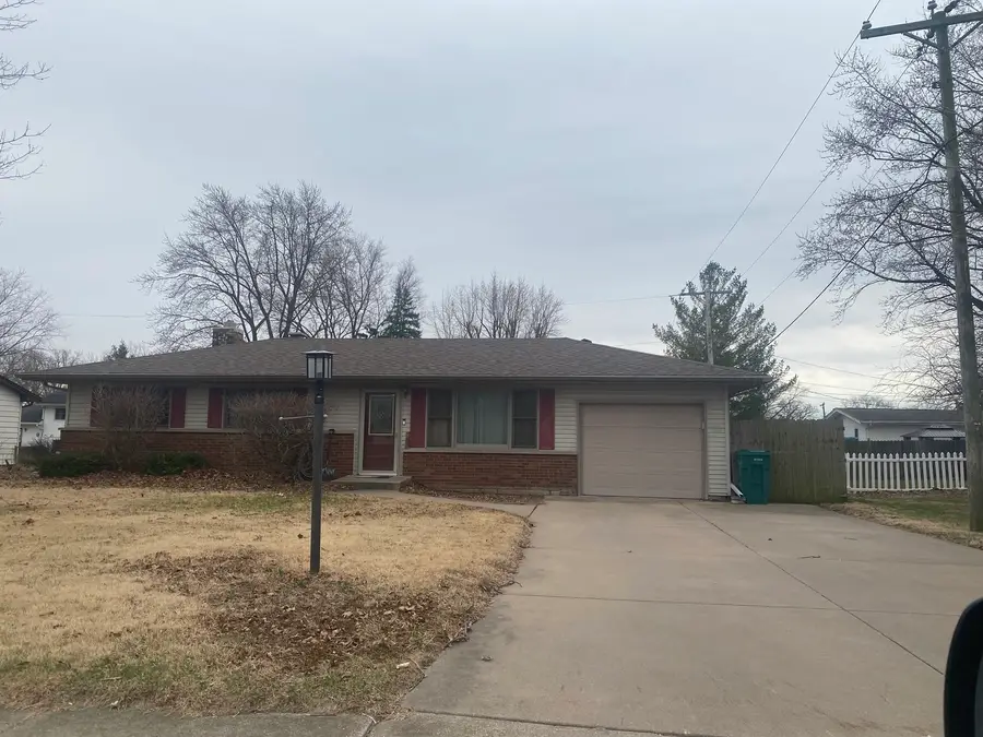 813 Oakley Avenue, Streator, IL 61364 - #2