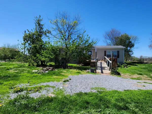 1524 County Road 1800 N, Dahlgren, IL 62828