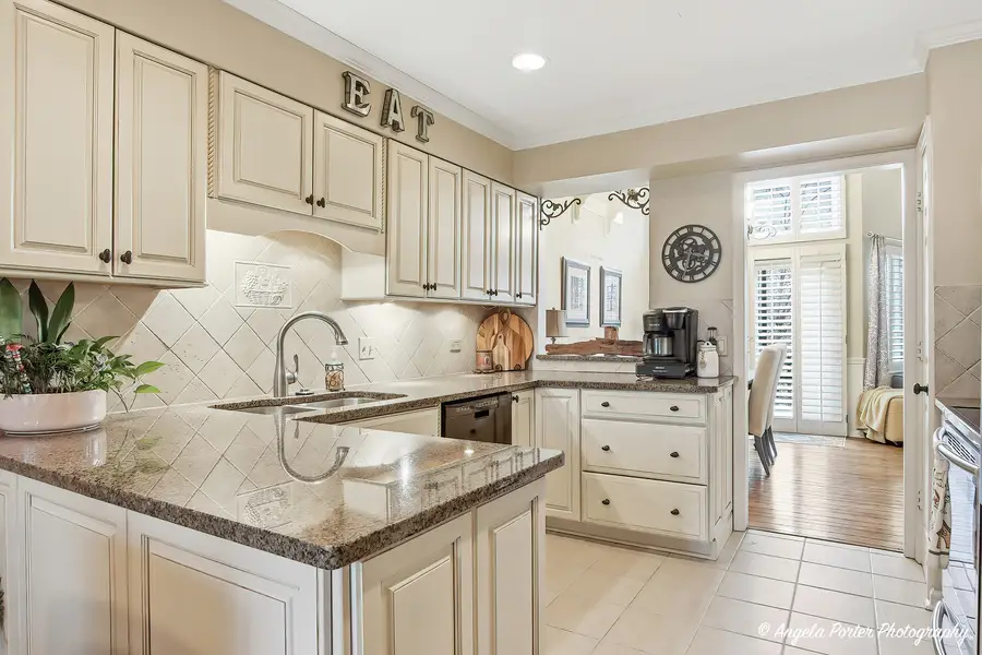 890 Shoreline Road, Lake Barrington, IL 60010 - #3