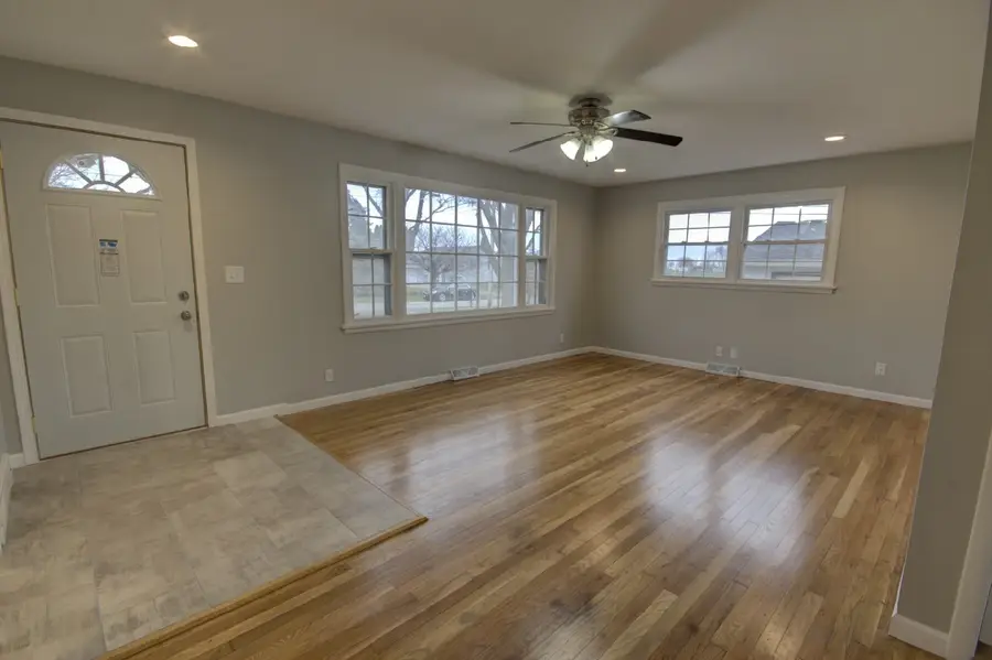 5125 W 49th Street, Davenport, IA 52806 - #3