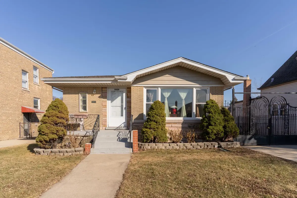 5029 N Nagle Avenue, Chicago, IL 60630 - #1
