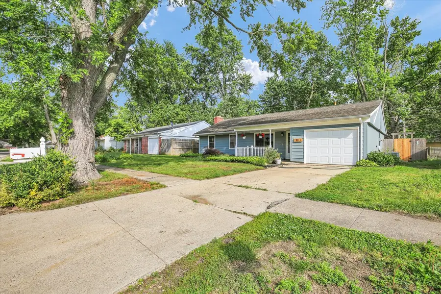 2801 Sangamon Drive, Champaign, IL 61821 - #2