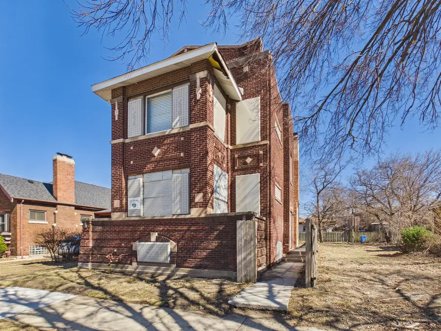 7339 S Bennett Avenue, Chicago, IL 60649 - #3