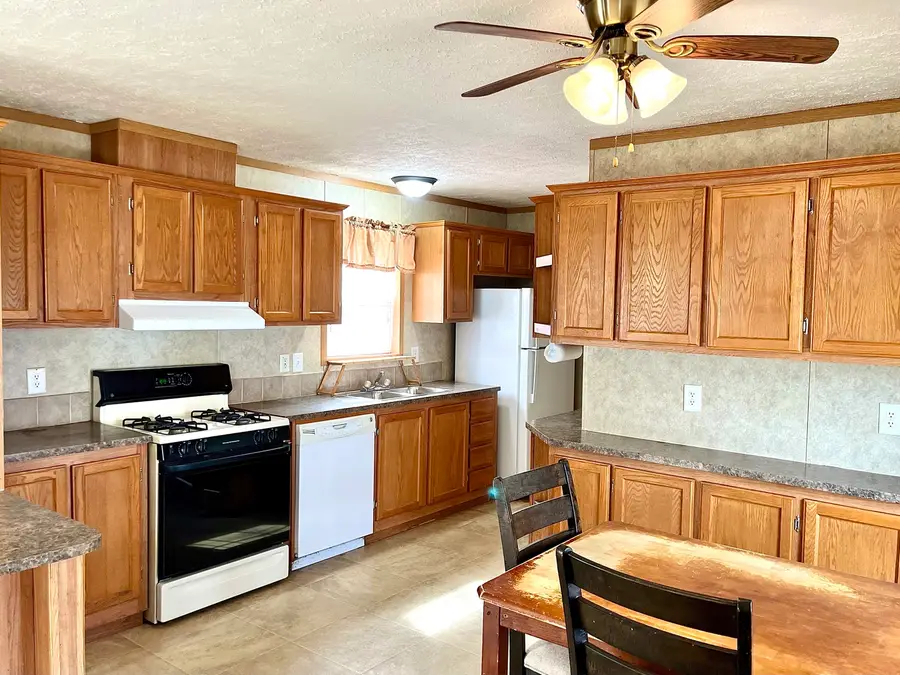 617 6th Street, Bloomington, IL 61704 - #3