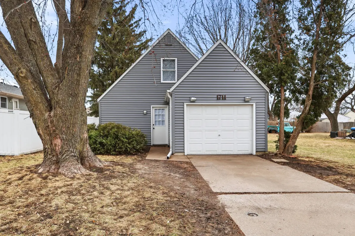 1711 W 59th Street, Davenport, IA 52806 - #1