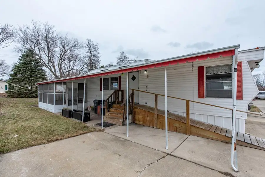 38285 N Sheridan Road #126, Beach Park, IL 60087 - #2