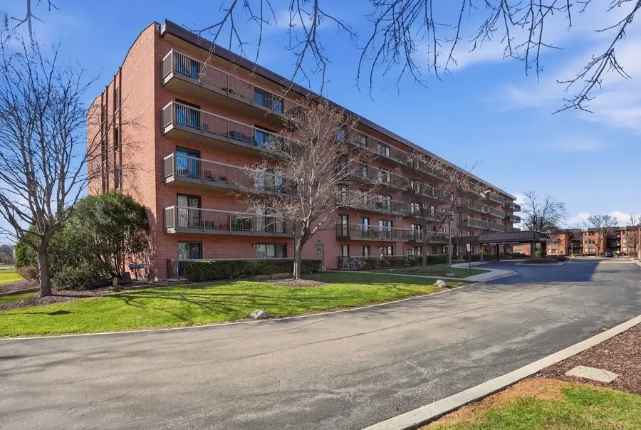 6443 Clarendon Hills Road #402, Willowbrook, IL 60527 - #2