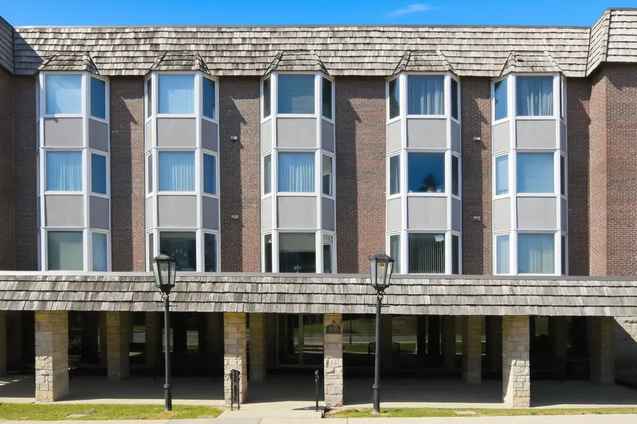 400 Ascot Drive #1E, Park Ridge, IL 60068 - #3