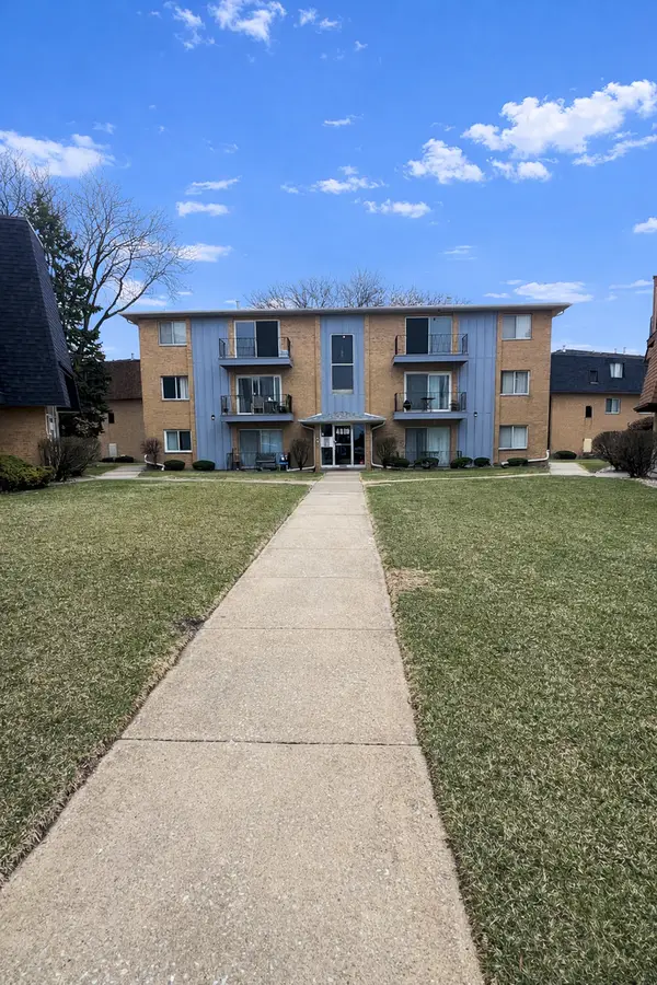 4819 W 109th Street #302, Oak Lawn, IL 60453