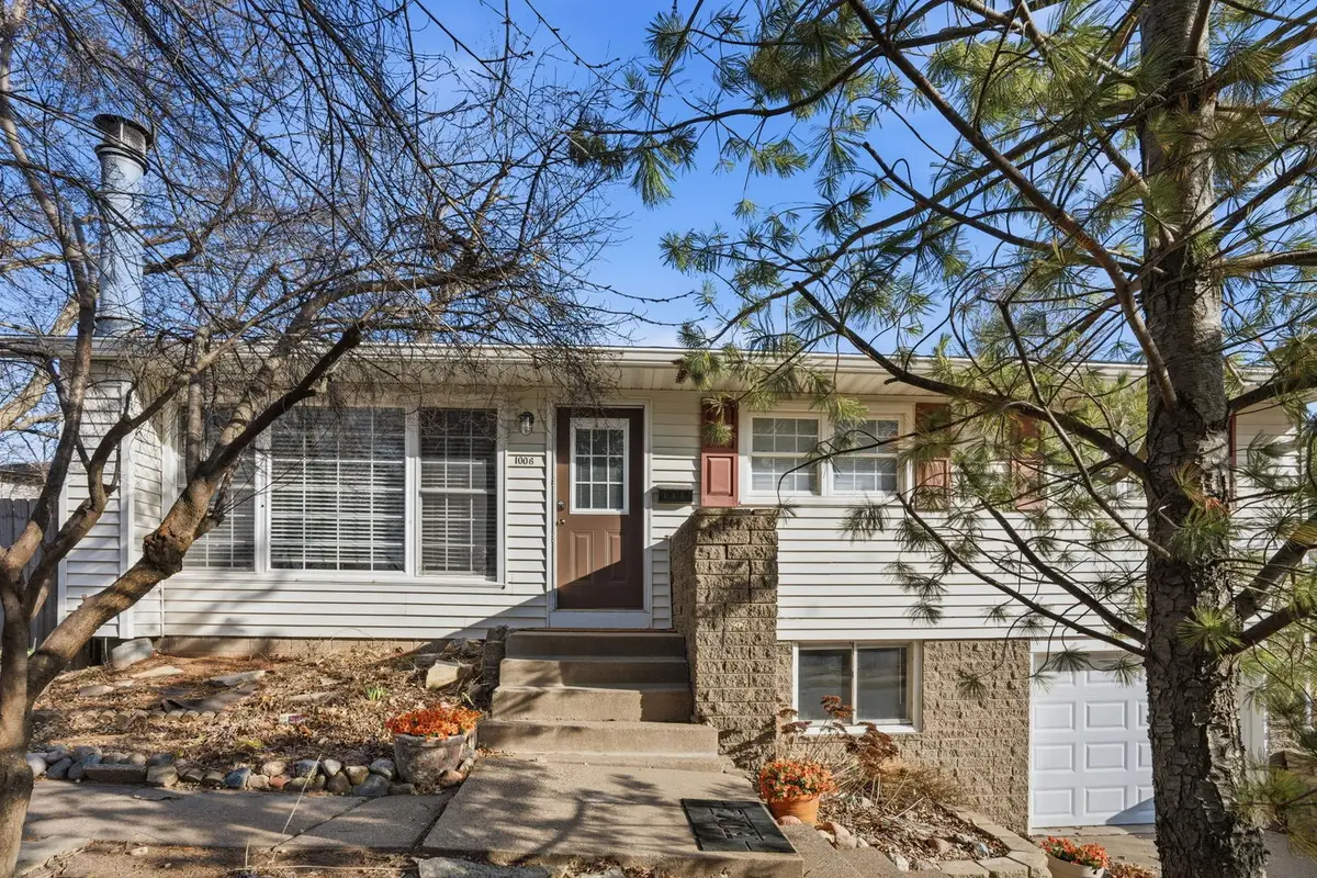 1006 Hillside Drive, Bettendorf, IA 52722 - #1