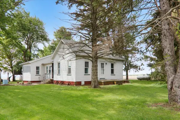 33329 Olympia Road, Minier, IL 61759