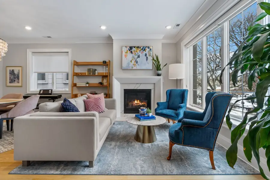 1517 W Barry Avenue #2W, Chicago, IL 60657 - #3