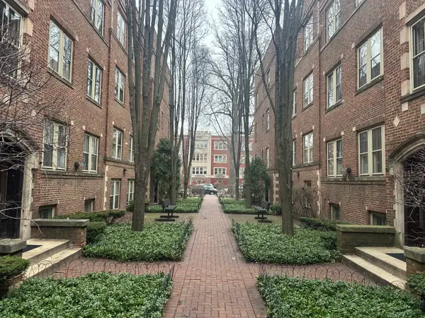 219 N Oak Park Avenue #3E, Oak Park, IL 60302