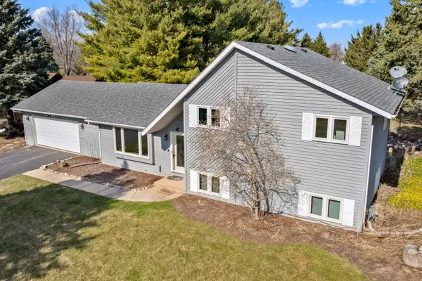 568 Pamela Street, Gilberts, IL 60136