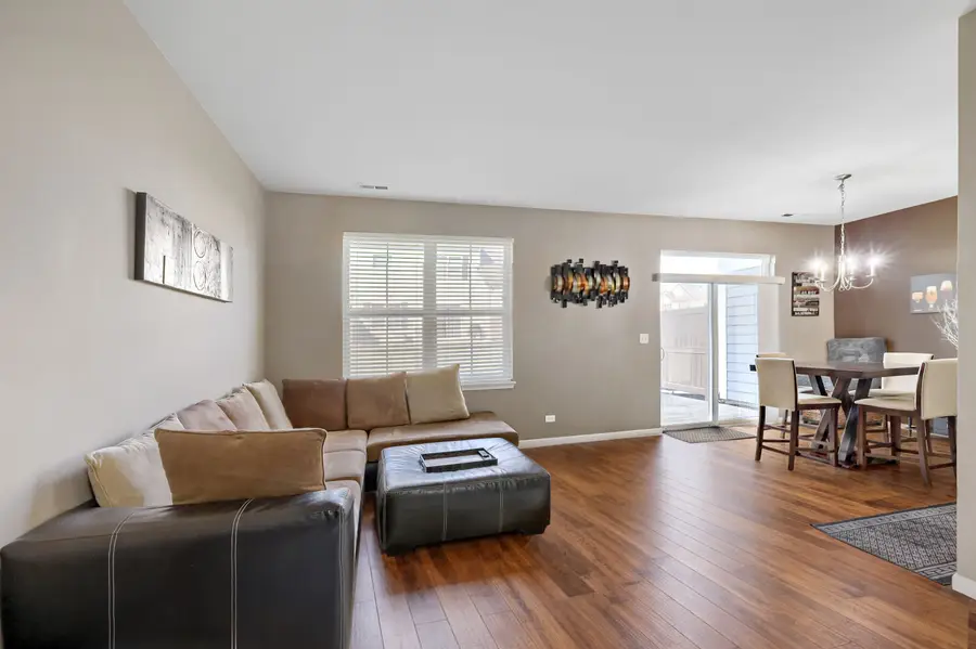 422 Victoria Lane, Elgin, IL 60124 - #3