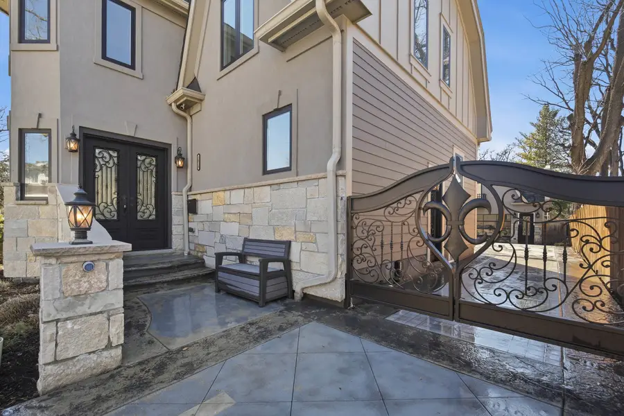 1020 Hill Avenue, Elgin, IL 60120 - #2