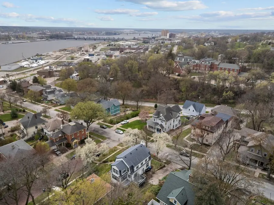 1200 E 9th Street, Davenport, IA 52803 - #3