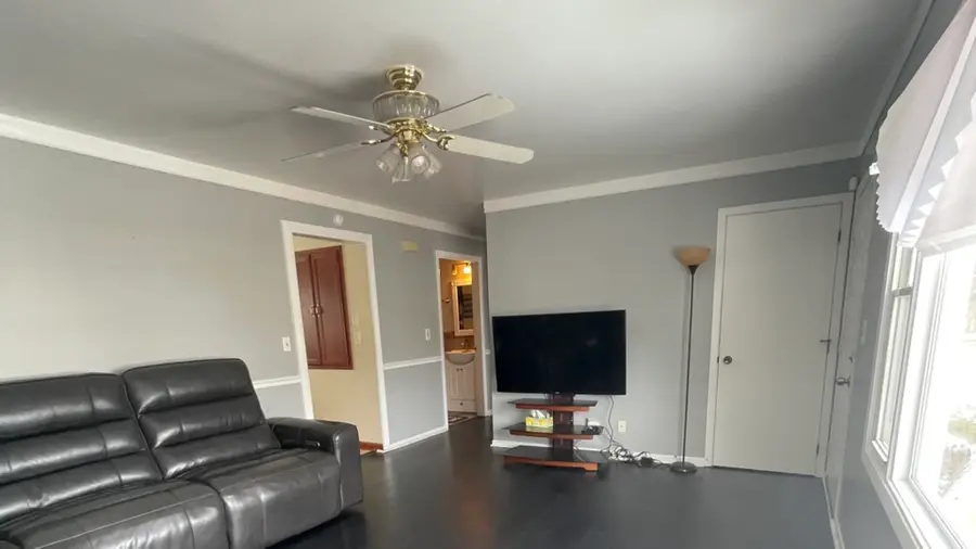 690 Renee Drive, South Elgin, IL 60177 - #3