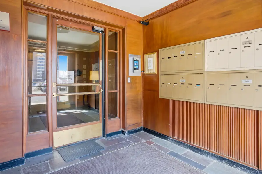 2666 E 73rd Street #4W, Chicago, IL 60649 - #3