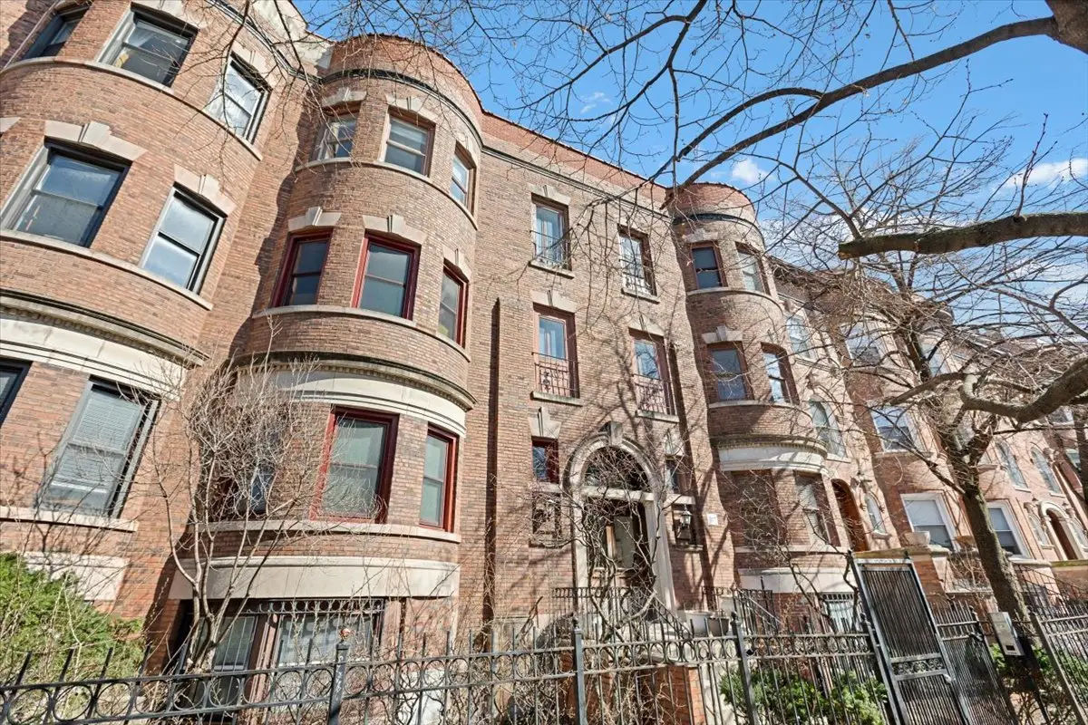 4059 N Sheridan Road #3, Chicago, IL 60613 - #1