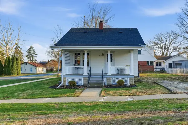 107 E Dunbar Street, Mahomet, IL 61853