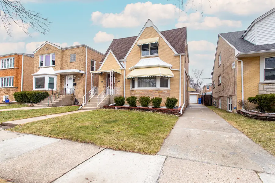 5428 W Sunnyside Avenue, Chicago, IL 60630 - #2