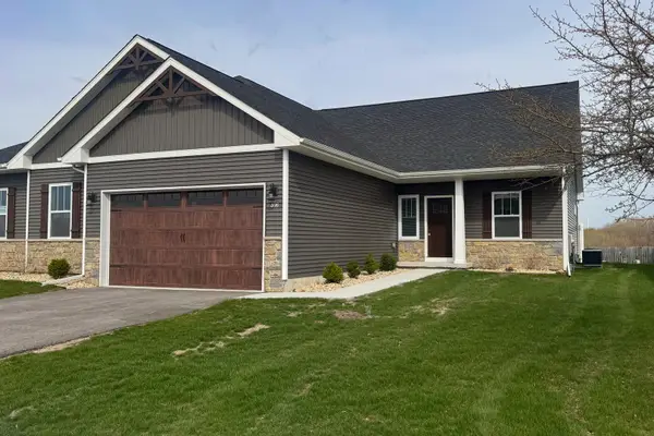 406 Anjali Court #R, Sycamore, IL 60178