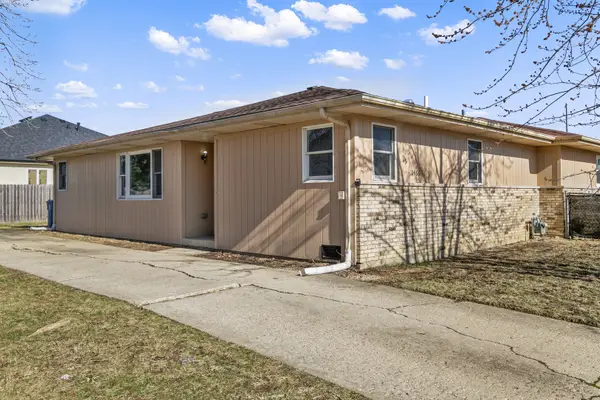 2466 Red Oak Trail, Crest Hill, IL 60435