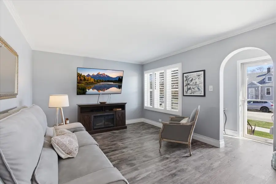 3804 N Pioneer Avenue, Chicago, IL 60634 - #2