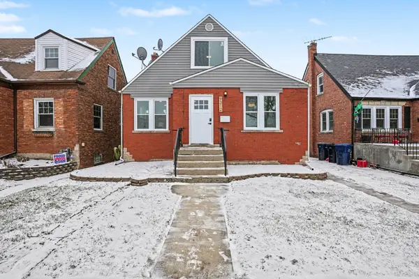 9312 S Francisco Avenue, Evergreen Park, IL 60805