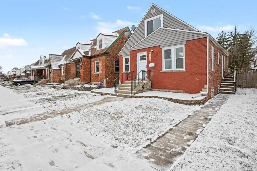 9312 S Francisco Avenue, Evergreen Park, IL 60805 - #2