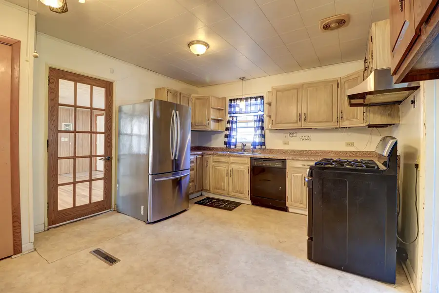 811 W 19th Street, Sterling, IL 61081 - #3