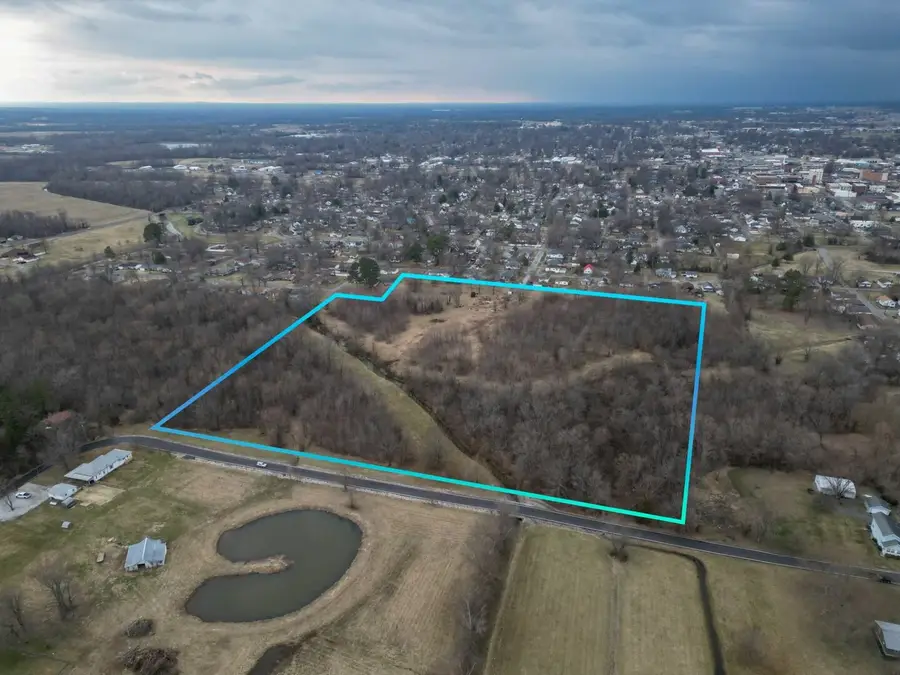 705 E Everett Street, Marion, IL 62959 - #2