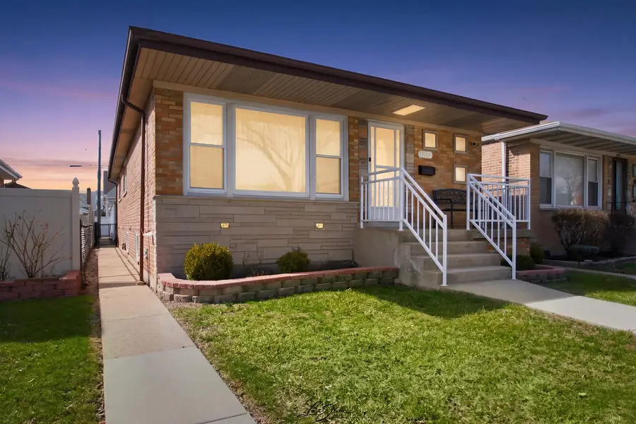 11046 S Ewing Avenue, Chicago, IL 60617 - #2